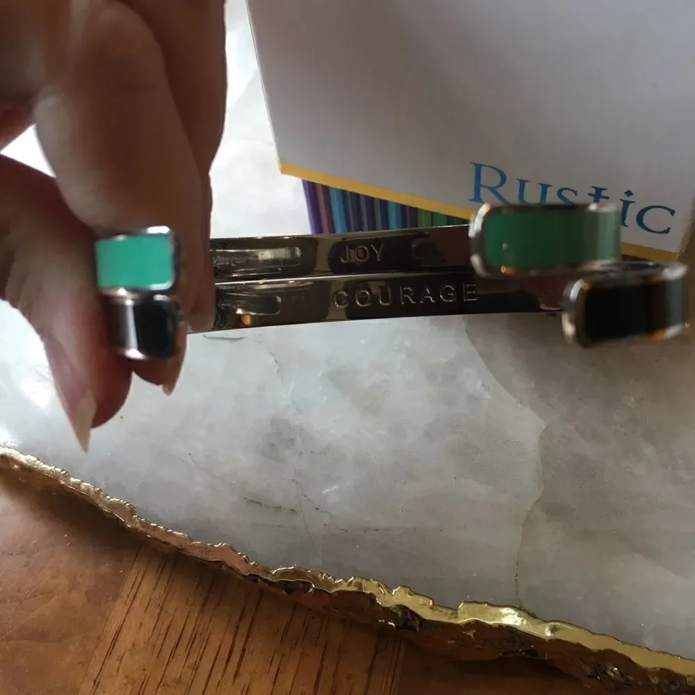 RUSTIC CUFF Regifters